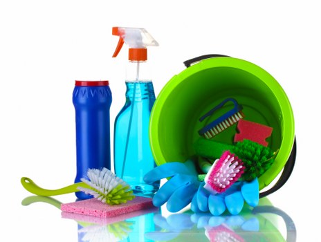 Move out cleaning checklist and cleaning supplies